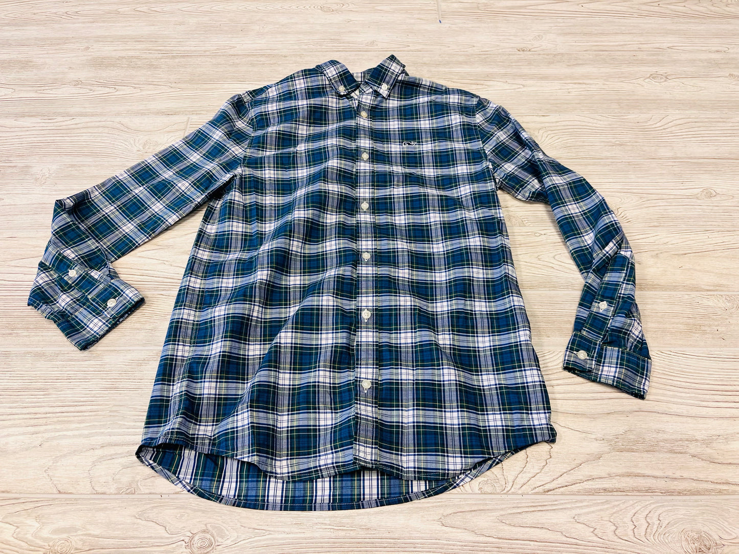Vineyard Vines On-The-Go Performance Button Down Long Sleeve Shirt