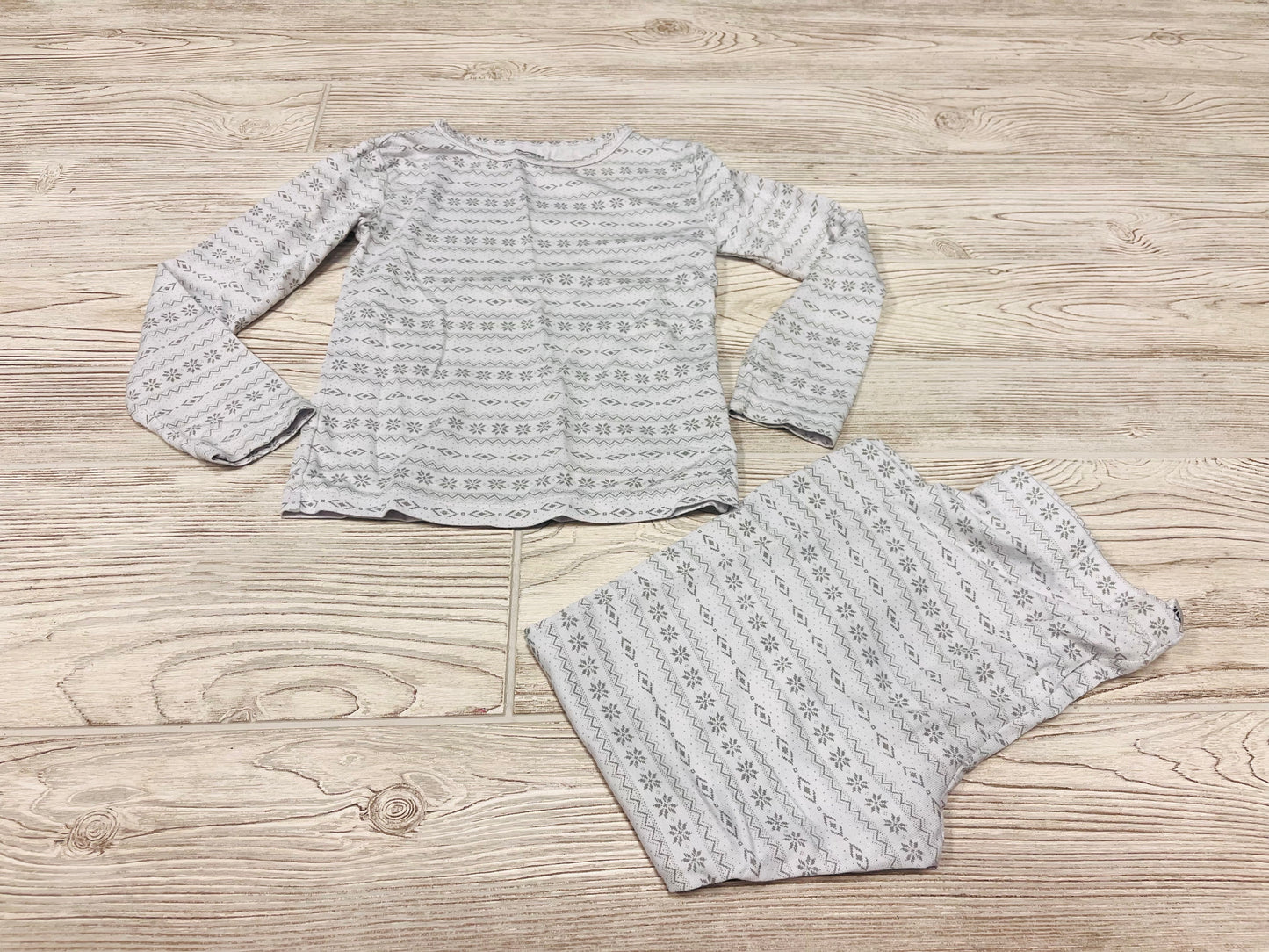 32 Degrees Heat Snowflake Print Pajamas