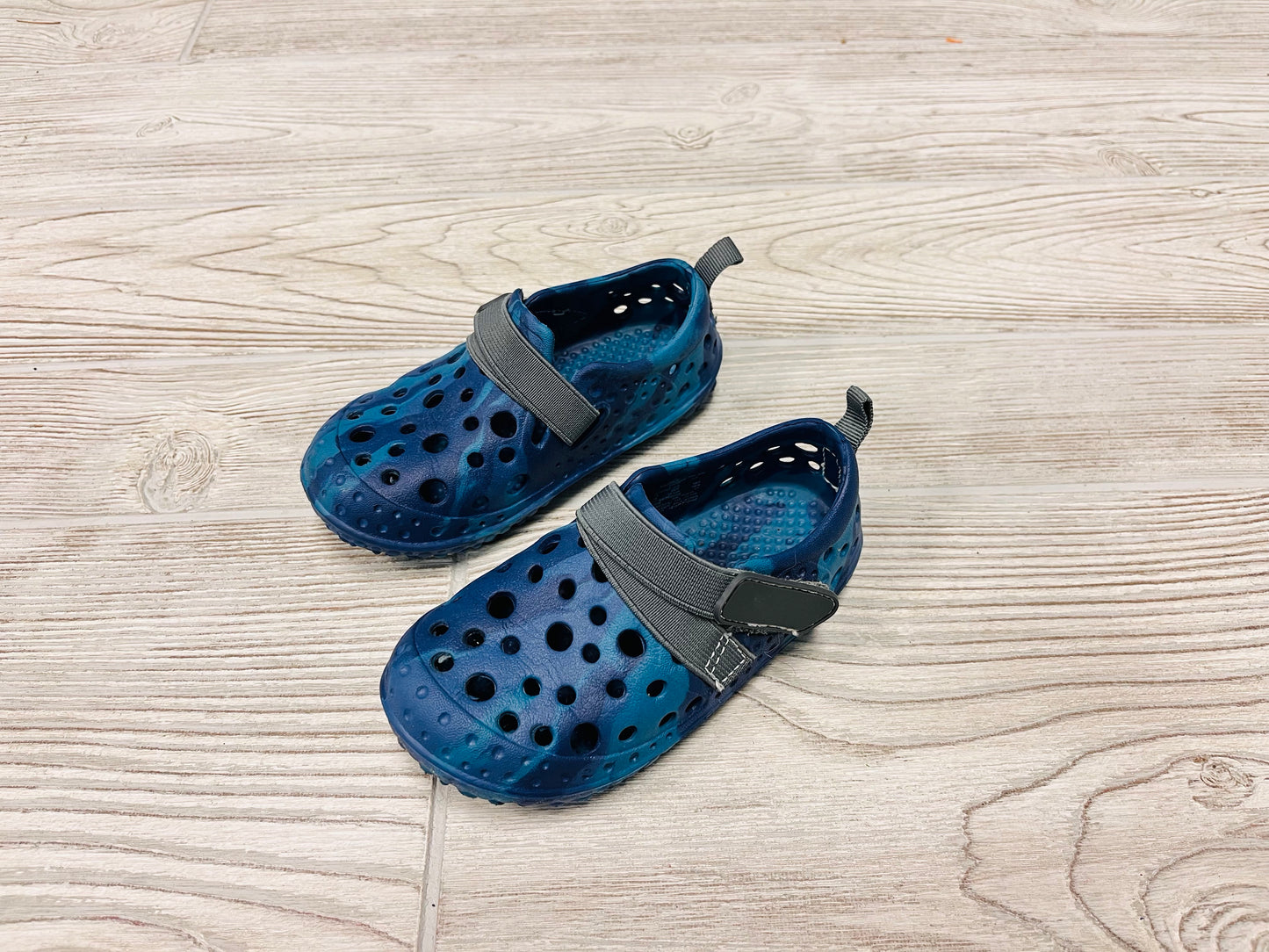 Western Chief Lightweight Water Shoes