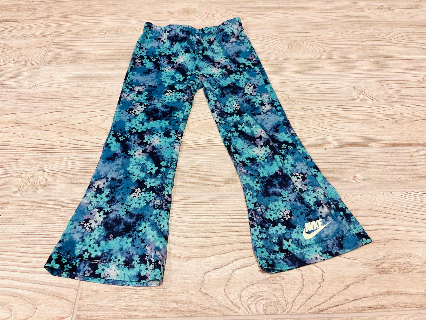Nike Dri-Fit Flared Flower Print Leggings