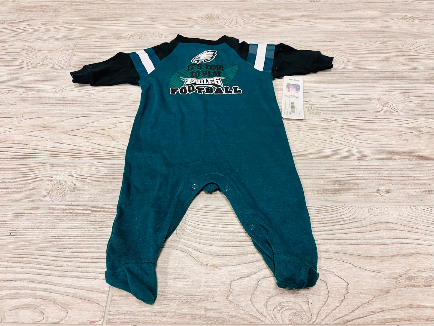 NFL Team Apparel Philadelphia Eagles Football Outfit