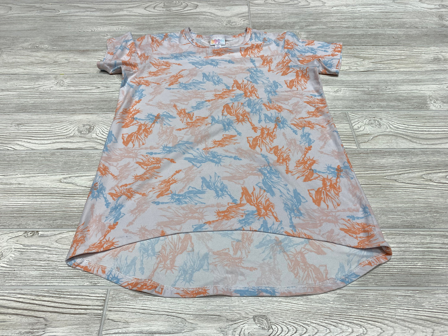LulaRoe Statue of Liberty Print Short Sleeve Shirt