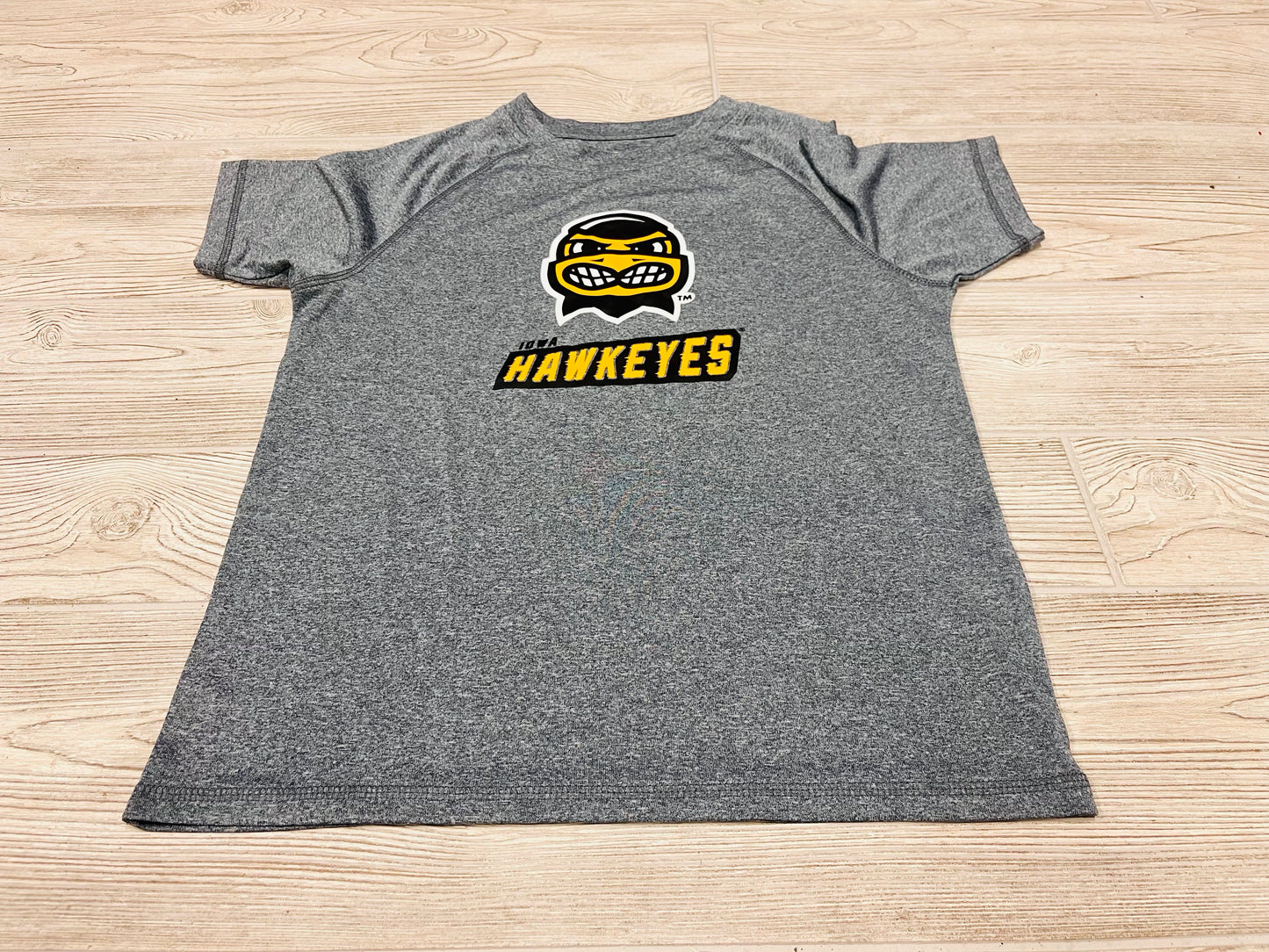 Rivalry Threads Iowa Hawkeyes Athletic Short Sleeve Shirt