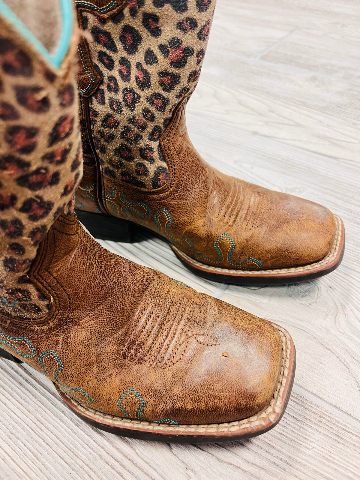 Ariat Round Up Crossroads Western Boots