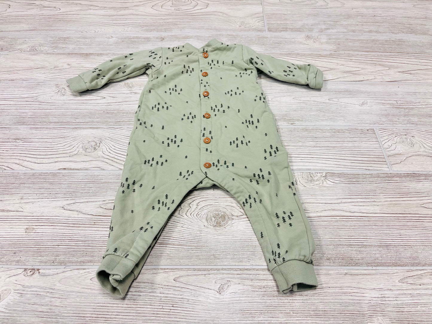 Quincy Mae Pine Tree Print Outfit