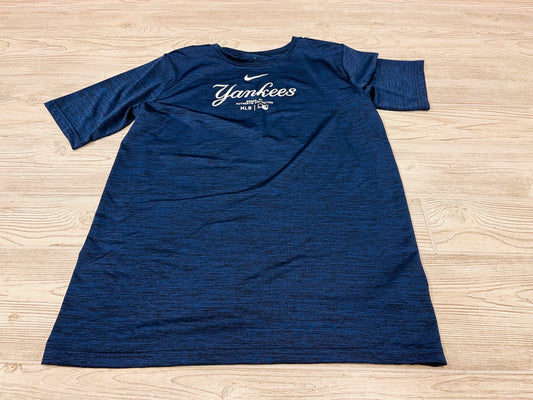 The Nike Tee New York Yankees Athletic Short Sleeve Shirt