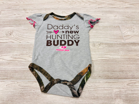Mossy Oak “Daddy’s New Hunting Buddy” Short Sleeve Onesie