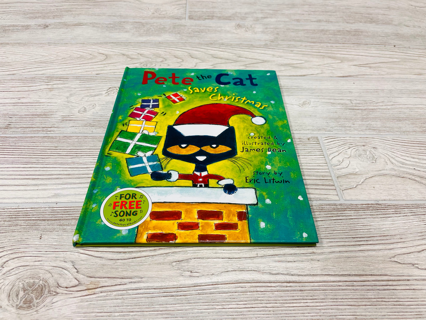 Pete the Cat Saves Christmas
