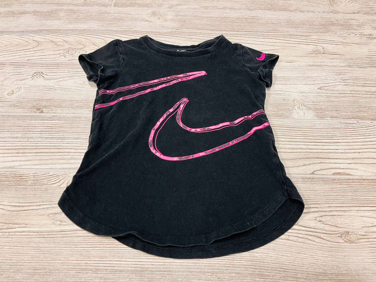 The Nike Tee Short Sleeve Shirt