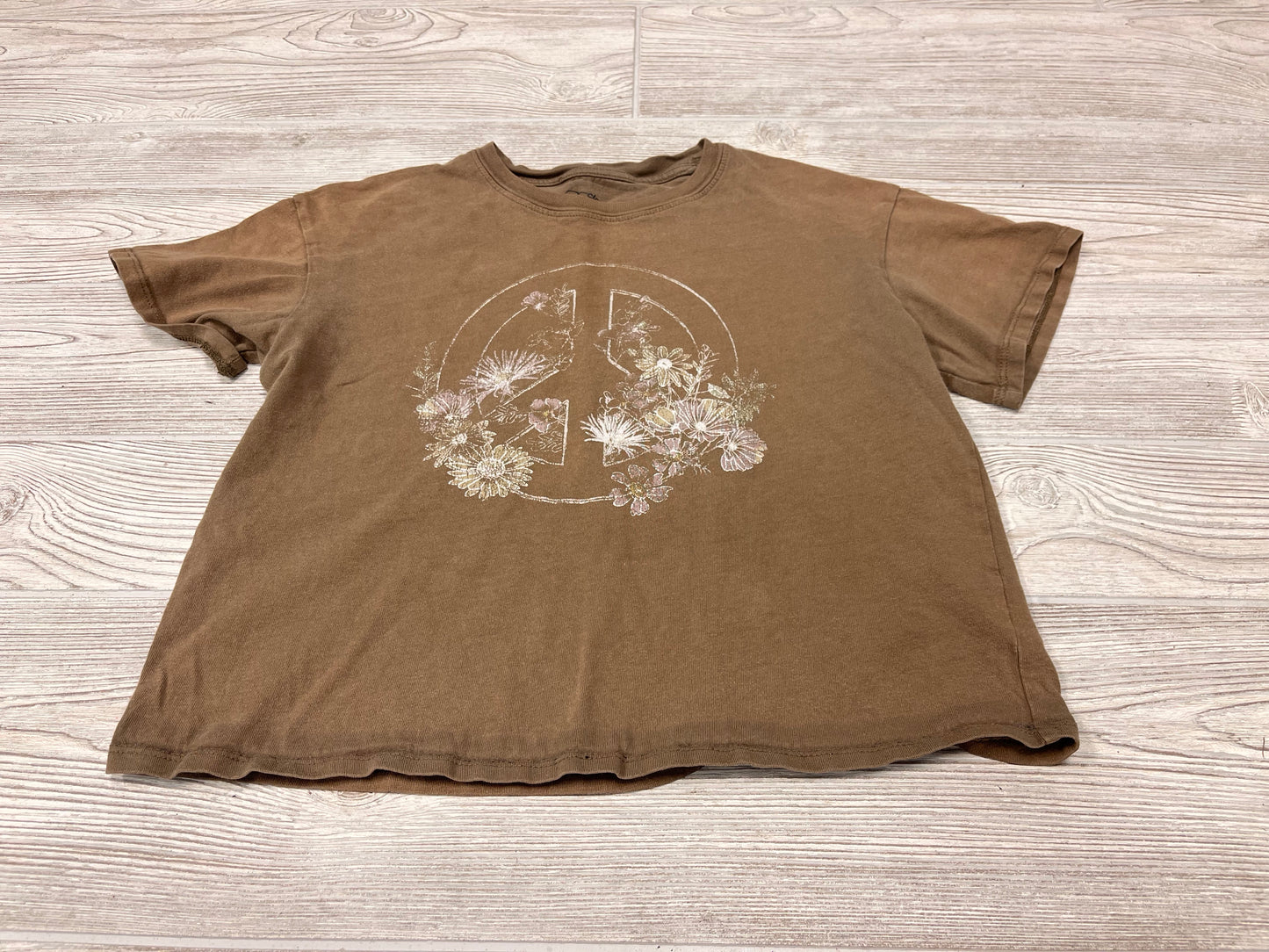 Art Class Peace Sign Cropped Short Sleeve Shirt