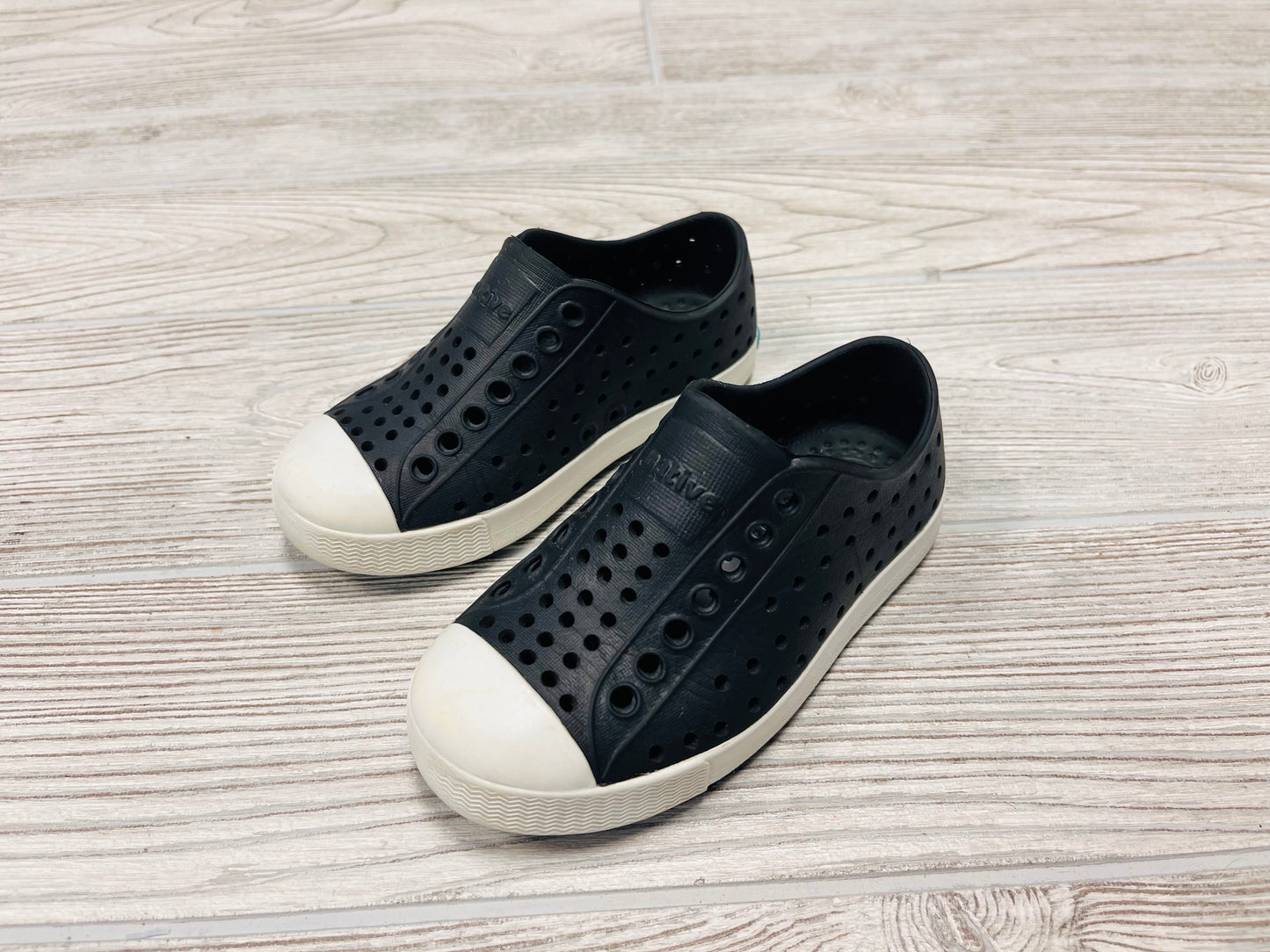 Native Jefferson Slide Ons