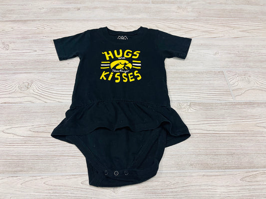 Wes And Willy Iowa Hawkeyes “Hugs and Hawkeye Kisses” Short Sleeve Onesie