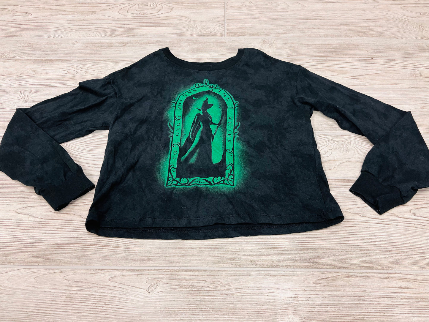 WICKED Cropped Long Sleeve Shirt
