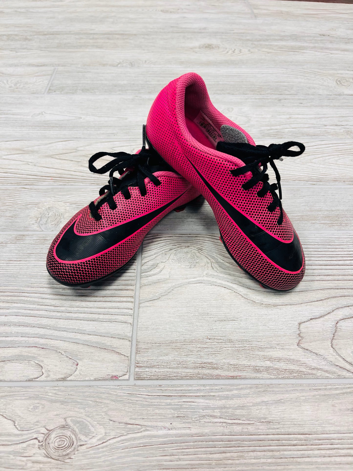 Nike Bravata Soccer Cleats