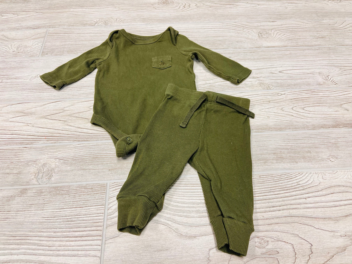 GAP Two Piece Outfit- Green