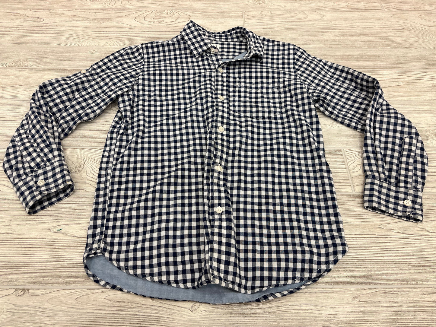 GAP Checkered Long Sleeve Button Down Shirt