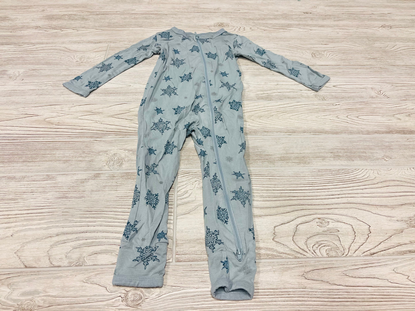 Kyte Baby Snowflake Zip Up Bamboo Pajama