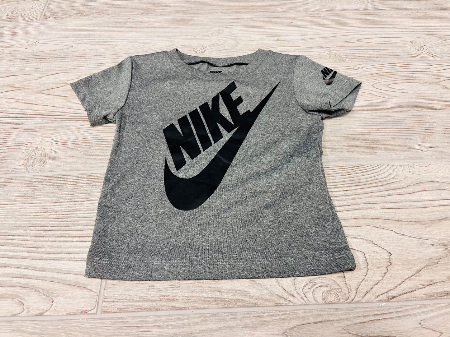 Nike Athletic Short Sleeve Shirt