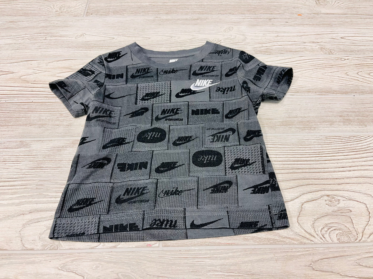 Nike Short Sleeve Shirt