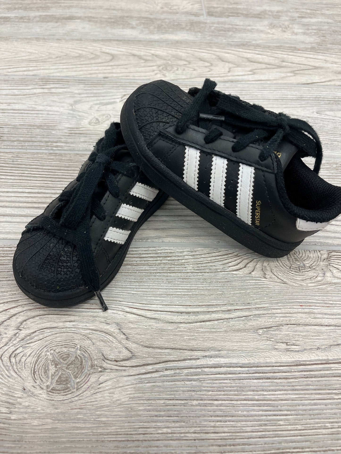 Adidas Superstar