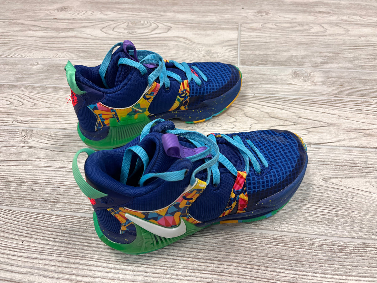 Nike LeBron Witness 7 GS Kaleidoscope Basketball Shoes