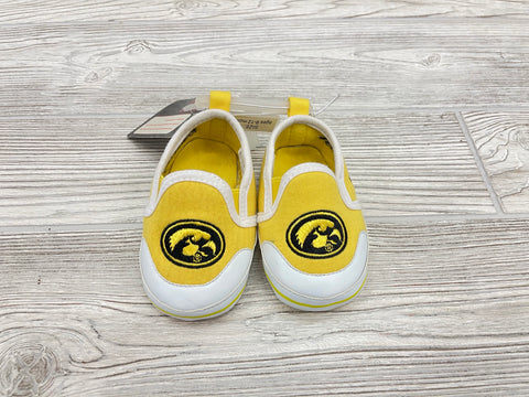 Campus Footnotes Iowa Hawkeyes Crib Shoes