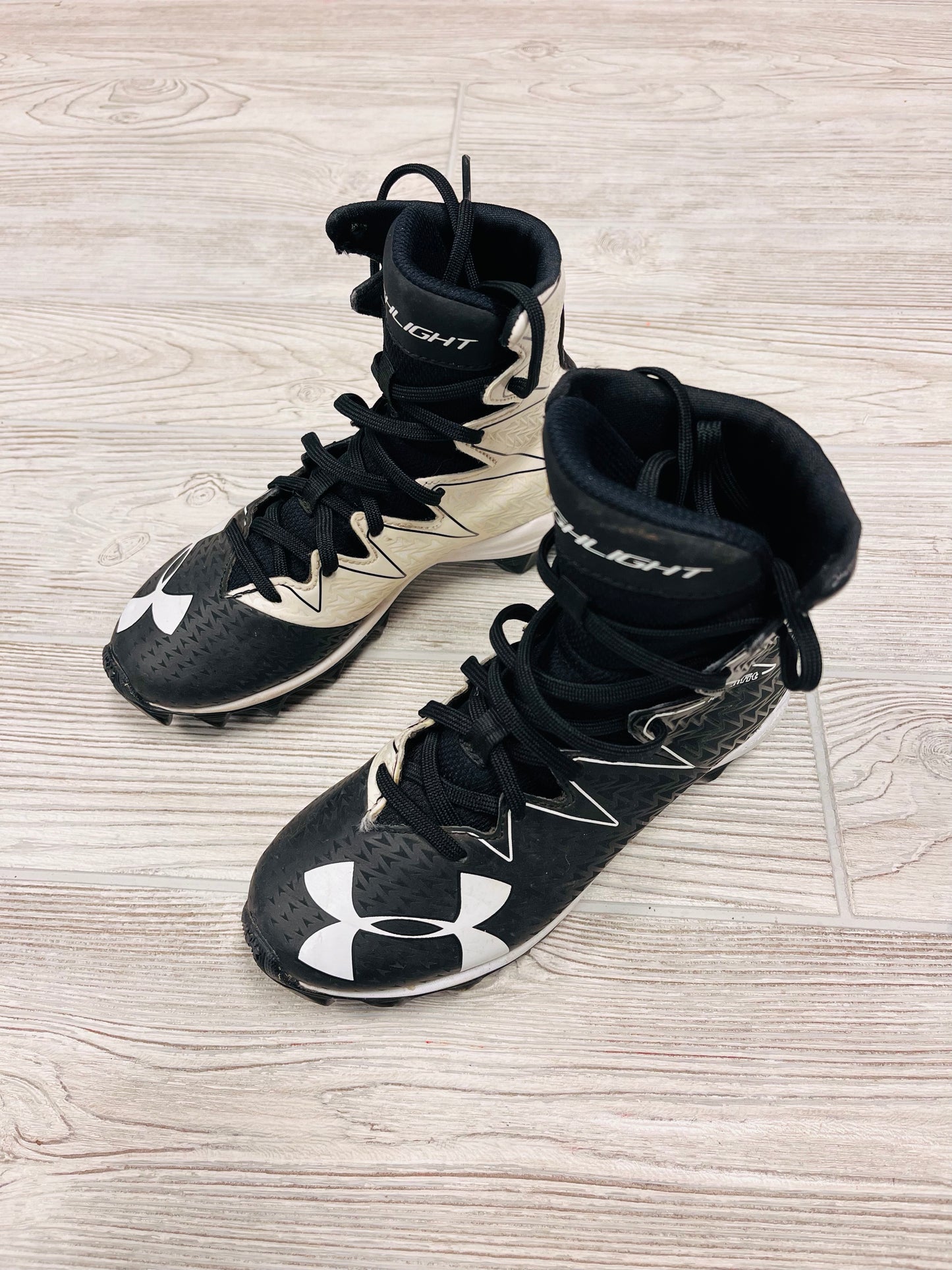 Under Armour Highlight Clutch Fit Football Cleats