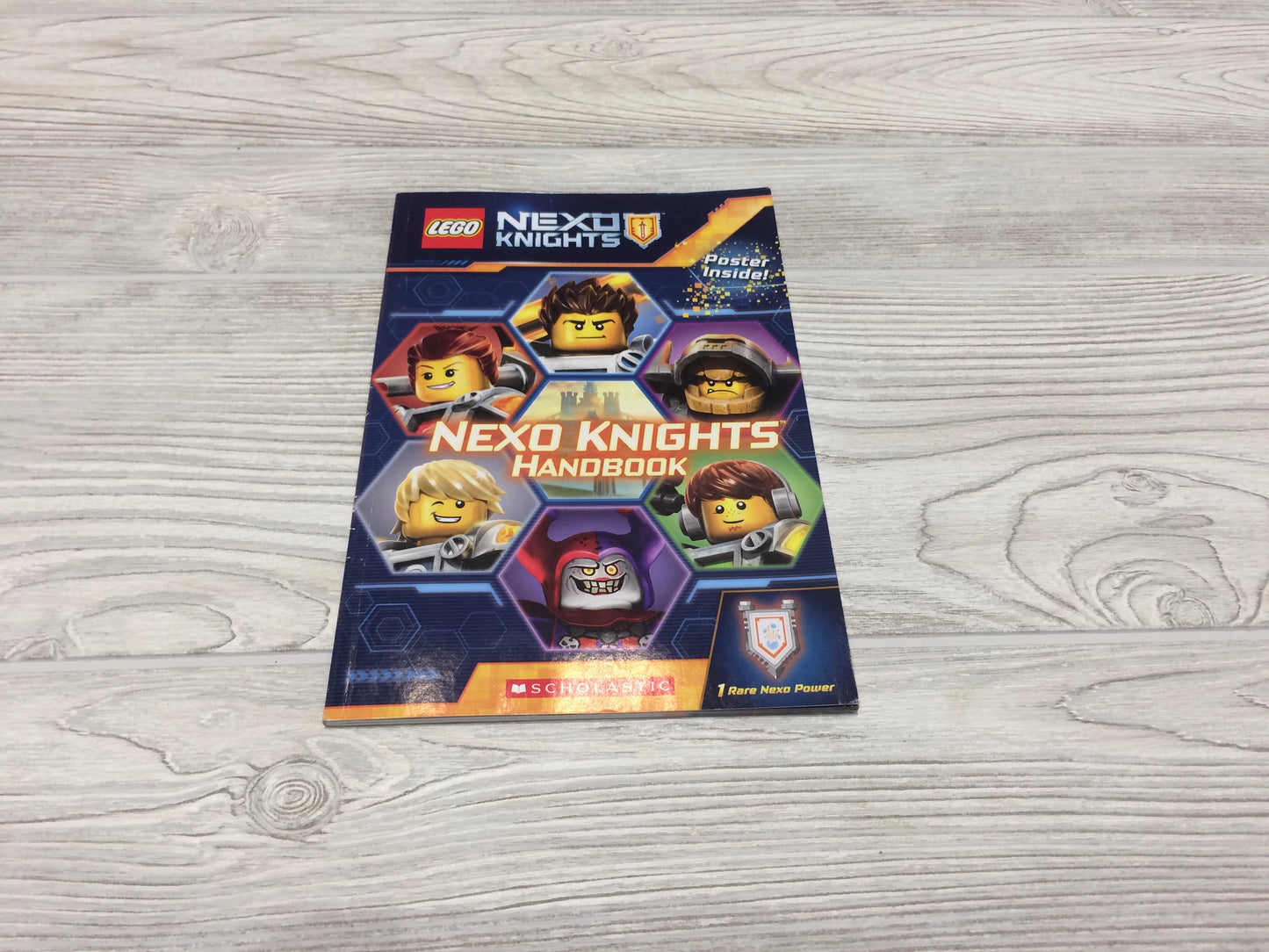 LEGO Nexo Knights Handbook