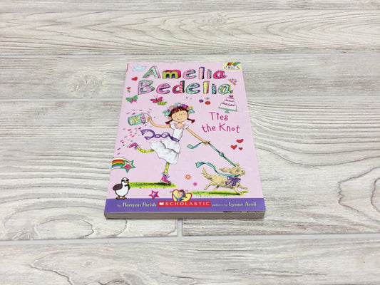 Amelia Bedelia Ties the Knot